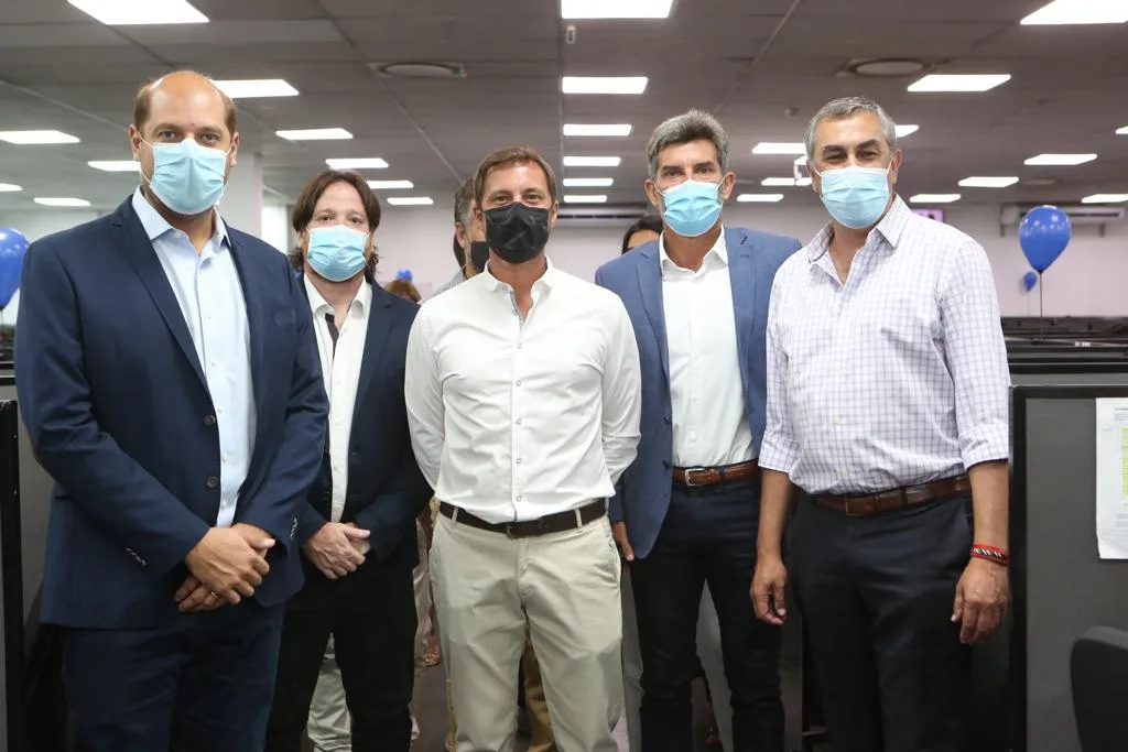 De Izq a Der. Iván Morero, CEO Konecta; Matías Argota, Director de Konecta; Javier Bos, jefe Site Mendoza; Ulpiano Suárez, Intendente de Mendoza y Enrique Vaquie, Ministro de Economia y Trabajo de Mendoza.