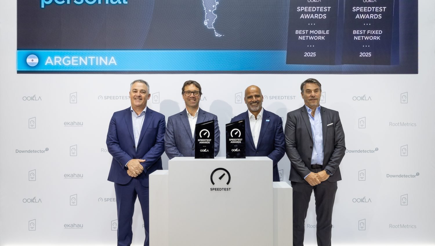 Carlos Bardon (Director Redes e Infraestructura) - Gonzalo Hita (COO Personal) - Roberto Nobile (CEO Personal) - Alejandro Martínez (Director Conectividad)