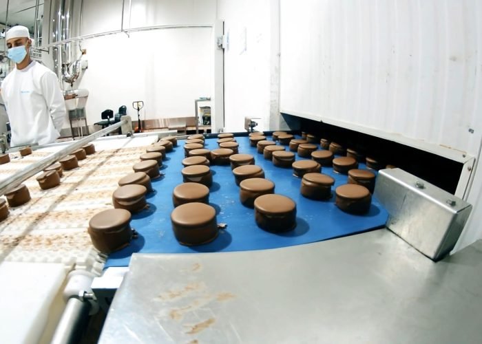 Grido, que ya fabrica 83 millones de kilos por año, ahora lanzó el alfajor Shot - Programa 2452 3-12 screenshot